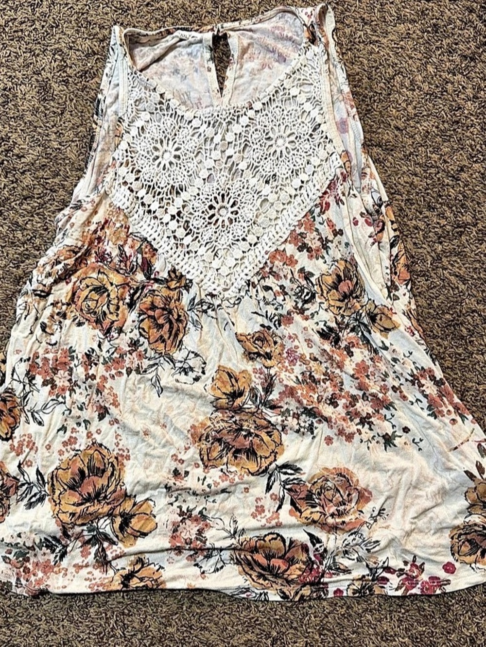 Maurices Floral Lace Yoke Tank in White & Pink Size XXL